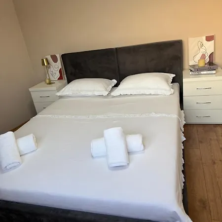 Апартаменты Troyes *