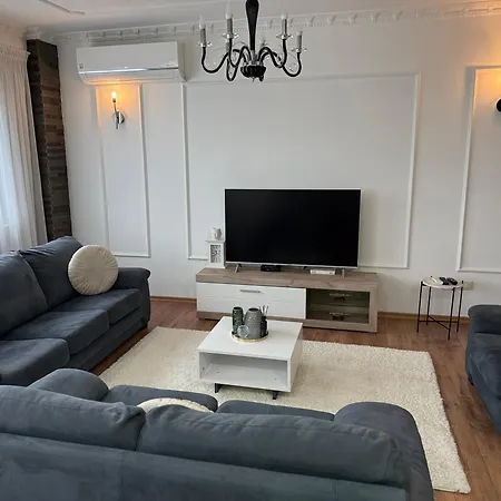 Troyes Апартаменты Тирана