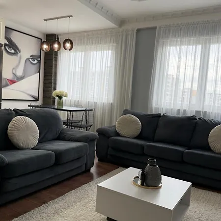 Troyes * Тирана